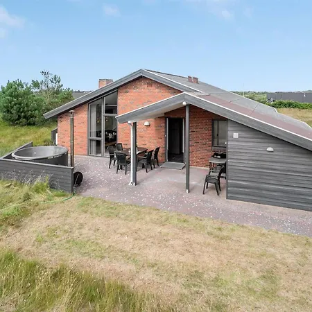 Feriehus Mert - 1-2km From The Sea By Interhome *