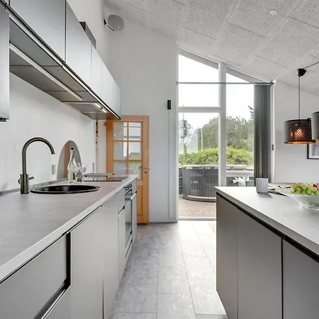 Feriehus Mert - 1-2km From The Sea By Interhome *