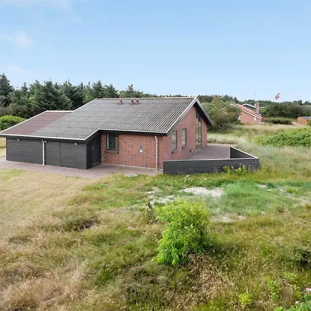 Mert - 1-2km From The Sea By Interhome Feriehus